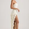 Diletta Rüschenbesetztes trägerloses Abendkleid in Elfenbein Diletta Rüschenbesetztes trägerloses Abendkleid in Elfenbein