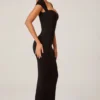 Dolcezza Maxikleid mit Herzausschnitt in Schwarz Dolcezza Maxikleid mit Herzausschnitt in Schwarz