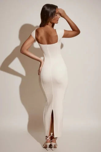 Dolcezza Modal-Maxikleid mit Herzausschnitt und Flügelärmeln in Elfenbein