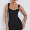 Dove Modal-Minikleid mit Herzausschnitt in Schwarz Dove Modal-Minikleid mit Herzausschnitt in Schwarz