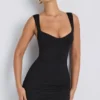 Dove Modal-Minikleid mit Herzausschnitt in Schwarz Dove Modal-Minikleid mit Herzausschnitt in Schwarz