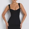 Dove Modal-Minikleid mit Herzausschnitt in Schwarz Dove Modal-Minikleid mit Herzausschnitt in Schwarz