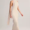 Dree Maxikleid mit Rippstrick und Schaldetail in Creme Dree Maxikleid mit Rippstrick und Schaldetail in Creme