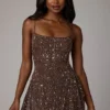 Durrani Transparentes, verziertes Minikleid mit U-Ausschnitt in Deep Cocoa Durrani Transparentes, verziertes Minikleid mit U-Ausschnitt in Deep Cocoa
