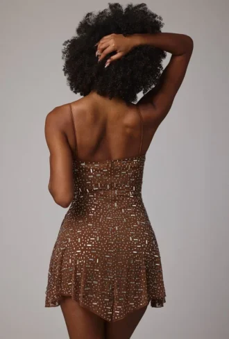 Durrani Transparentes, verziertes Minikleid mit U-Ausschnitt in Mocha