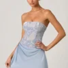 Eden Verziertes, drapiertes, trägerloses A-Linien-Minikleid in Himmelblau Eden Verziertes, drapiertes, trägerloses A-Linien-Minikleid in Himmelblau
