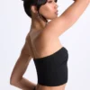 Edie Modal-Bandeau-Oberteil mit gedrehter Vorderseite in Schwarz Edie Modal-Bandeau-Oberteil mit gedrehter Vorderseite in Schwarz