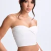 Edie Modal-Bandeau-Oberteil mit gedrehter Vorderseite in Weiß Edie Modal-Bandeau-Oberteil mit gedrehter Vorderseite in Weiß
