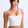Edie Modal-Bandeau-Oberteil mit gedrehter Vorderseite in Weiß Edie Modal-Bandeau-Oberteil mit gedrehter Vorderseite in Weiß