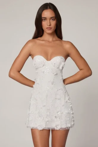 Edita Bandeau-Minikleid mit A-Linie und Verzierungen in Weiß