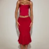 Eirwen Satin-Korsett-Oberteil mit Wasserfallausschnitt und Schnürung in True Red Eirwen Satin-Korsett-Oberteil mit Wasserfallausschnitt und Schnürung in True Red