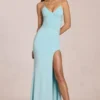 Elanora Maxikleid mit tiefem V-Ausschnitt in zartem Aqua Elanora Maxikleid mit tiefem V-Ausschnitt in zartem Aqua