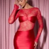 Eliette Langarm-Minikleid mit Spitzen-Einsätzen und drapiertem, figurbetontem Schnitt in Rot Eliette Langarm-Minikleid mit Spitzen-Einsätzen und drapiertem, figurbetontem Schnitt in Rot