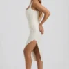 Eliora verziertes, drapiertes Midaxi-Kleid in Weiß Eliora verziertes, drapiertes Midaxi-Kleid in Weiß