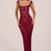 Elisa Maxikleid mit Herzausschnitt in Kirschrot Elisa Maxikleid mit Herzausschnitt in Kirschrot