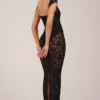 Elisa Maxikleid mit Herzausschnitt in Schwarz Elisa Maxikleid mit Herzausschnitt in Schwarz
