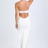 Elisana Modal-Maxikleid mit Spitzenbesatz und Neckholder in Weiß Elisana Modal-Maxikleid mit Spitzenbesatz und Neckholder in Weiß