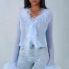 Elisia Feather Trim Sheer Oberteil in Soft Blue Elisia Feather Trim Sheer Oberteil in Soft Blue