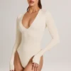 Elodie Modal Plunge Langarm-Bodys in Elfenbein Elodie Modal Plunge Langarm-Bodys in Elfenbein