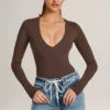 Elodie Modal Plunge Langarm-Bodys in Schokoladenbraun Elodie Modal Plunge Langarm-Bodys in Schokoladenbraun