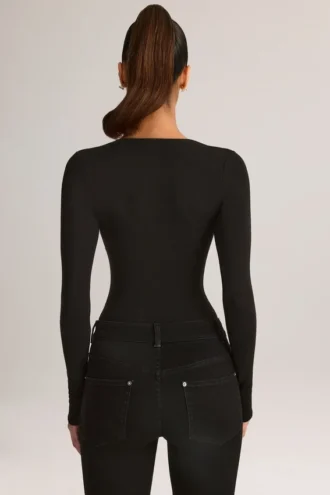 Elodie Modal Plunge Langarm-Bodys in Schwarz