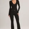 Elodie Modal Plunge Langarm-Bodys in Schwarz Elodie Modal Plunge Langarm-Bodys in Schwarz