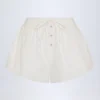Elsie Shorts aus Baumwollpopeline mit Bindeband vorne in Weiß Elsie Shorts aus Baumwollpopeline mit Bindeband vorne in Weiß