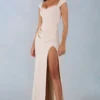 Elva Modal-Maxikleid mit Herzausschnitt und Cowl-Taille in Elfenbein Elva Modal-Maxikleid mit Herzausschnitt und Cowl-Taille in Elfenbein