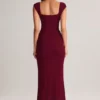 Elva Modal-Maxikleid mit Herzausschnitt und Cowl-Taille in Weinrot Elva Modal-Maxikleid mit Herzausschnitt und Cowl-Taille in Weinrot