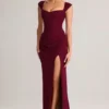Elva Modal-Maxikleid mit Herzausschnitt und Cowl-Taille in Weinrot Elva Modal-Maxikleid mit Herzausschnitt und Cowl-Taille in Weinrot
