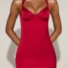 Elyra Satin-Bustier-Fishtail-Midaxi-Kleid mit Herzausschnitt in True Red Elyra Satin-Bustier-Fishtail-Midaxi-Kleid mit Herzausschnitt in True Red