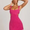 Emilion verziertes Minikleid mit Cut-outs in Fuchsia Emilion verziertes Minikleid mit Cut-outs in Fuchsia