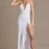Emmeline Chiffon-Kleid mit Wasserfallausschnitt und offenem Rücken in Weiß