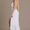 Emmeline Chiffon-Kleid mit Wasserfallausschnitt und offenem Rücken in Weiß