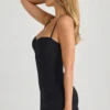 Emmy Modal-Minikleid mit Herzausschnitt und A-Linien-Schnitt in Schwarz