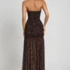 Ersilia verziertes Bandeau-Maxikleid mit Raffungen in Schlangen-Hotfix