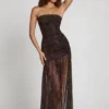 Ersilia verziertes Bandeau-Maxikleid mit Raffungen in Schlangen-Hotfix