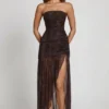 Ersilia verziertes Bandeau-Maxikleid mit Raffungen in Schlangen-Hotfix