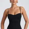 Esme Modal-Oberteil mit Rüschen und Lagenlook in Schwarz Esme Modal-Oberteil mit Rüschen und Lagenlook in Schwarz