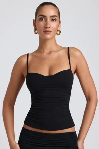 Esme Modal-Oberteil mit Rüschen und Lagenlook in Schwarz