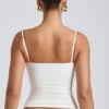 Esme Modal-Oberteil mit Rüschen und Lagenlook in Weiß Esme Modal-Oberteil mit Rüschen und Lagenlook in Weiß
