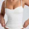 Esme Modal-Oberteil mit Rüschen und Lagenlook in Weiß Esme Modal-Oberteil mit Rüschen und Lagenlook in Weiß
