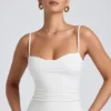 Esme Modal-Oberteil mit Rüschen und Lagenlook in Weiß Esme Modal-Oberteil mit Rüschen und Lagenlook in Weiß