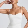 Esme Modal-Oberteil mit Rüschen und Lagenlook in Weiß Esme Modal-Oberteil mit Rüschen und Lagenlook in Weiß