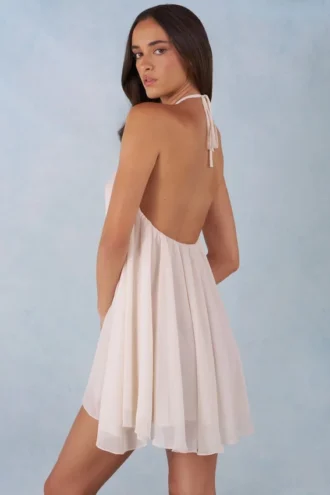 Evania Babydoll-Minikleid mit Neckholder in Elfenbein