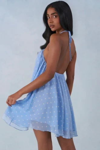 Evania Neckholder-Babydoll-Minikleid mit blauem Polka-Dot-Print Evania Neckholder-Babydoll-Minikleid mit blauem Polka-Dot-Print