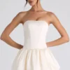 Fabiola Minikleid mit Schnürung und ausgestellter Säume in Elfenbein