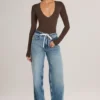 Faedra-Jeans mit geradem Bein und Kordelzug in Mid Wash Faedra-Jeans mit geradem Bein und Kordelzug in Mid Wash