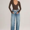 Faedra-Jeans mit geradem Bein und Kordelzug in Mid Wash Faedra-Jeans mit geradem Bein und Kordelzug in Mid Wash