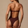 Faye Bandeau-Badeanzug mit Cut-outs in Espressobraun